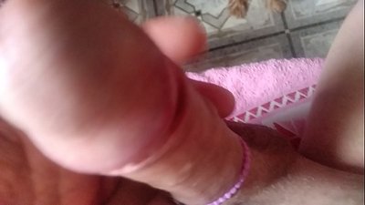 Ich spiele mit meinem Schwanz und mein Hund mit mir